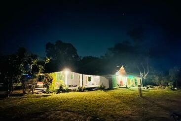 هاستل Dreamwoods A Travellers Farmhouse