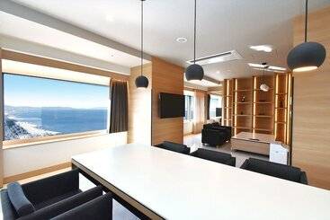 فندق Odysis Suites Osaka Airport