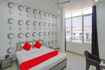 هتل Oyo Flagship 80829 Sidhi