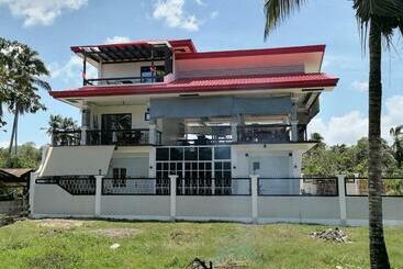 הוסטל La Bella Swiss Inn