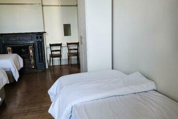 旅馆 Msunduzi River View Backpackers