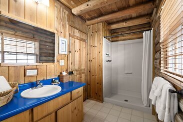 Desolation Hotel Hope Valley