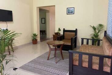 公寓式酒店  Svasthi Homes