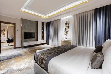 هتل Shamsan Airport