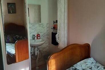 הוסטל Skogshemmet