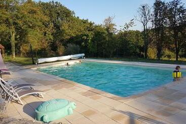 צימר Château De Lacenne