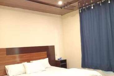 هتل Chogho Sar Huts