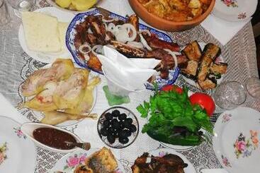 پانسیون Aloni Green Acres