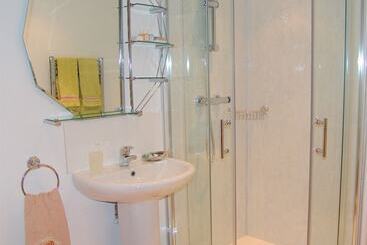 ベッドアンドブレックファースト Hazels Roost