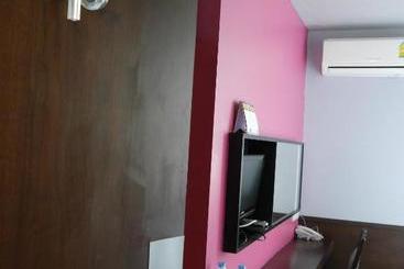 هتل At One Inn Hualamphong