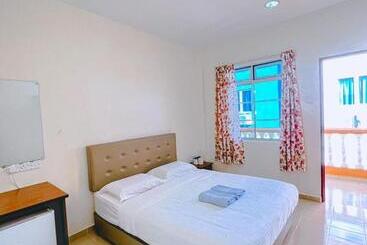 Amzar Motel Cenang