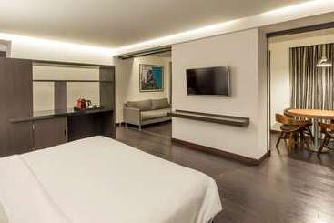 هتل Doubletree By Hilton Guadalajara Centro Historico