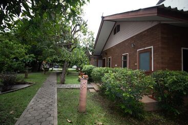 בית מלון כפרי Gongkaew Huenkum