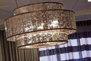 בית מלון כפרי Hilton Garden Inn Phoenix Downtown