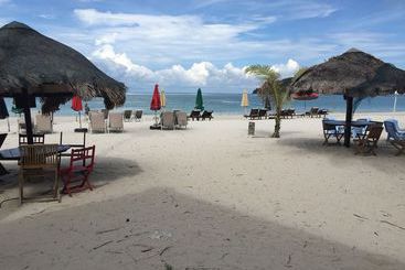 酒店 Mali-mali Beach Resort