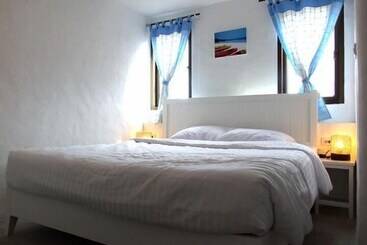 בית מלון כפרי The White