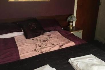 هتل White Lodge Inn