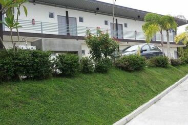 فندق على الطريق Desa Terrace