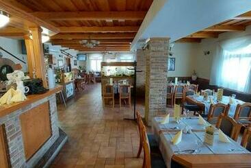 旅馆 Szepi Fogadó Szendehely