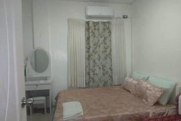 تختخواب و صبحانه Cozy Vacation House In Guimaras