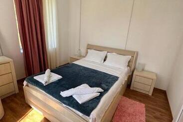 تختخواب و صبحانه Leila S Guest House