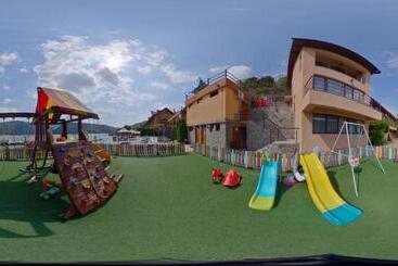 Bed and Breakfast Naiya Cazanele Dunarii