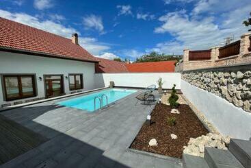 호스텔 Summerhouse Penzion Bavory