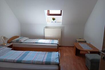 مبيت وإفطار Turistična Kmetija Pr Mark