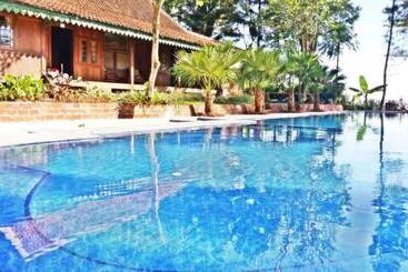 فندق Katumbiri Resort