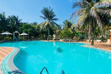 Kega Lighthouse Resort Bình Thuận