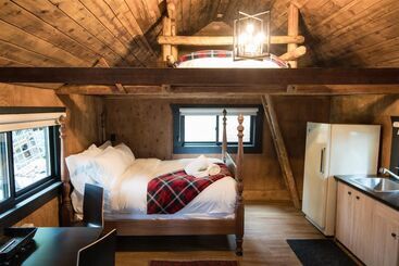 אתר נופש Chute Lake Lodge