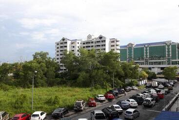 Общежитие Ez Lodgings