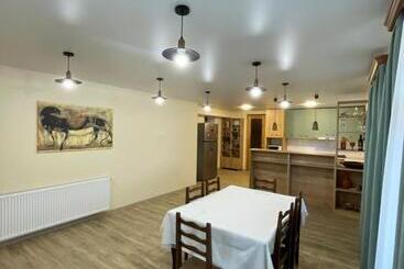 مبيت وإفطار Zaali S Wine Cellar