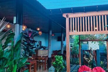 Double D Hostel