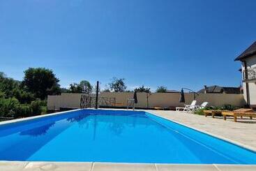 旅馆 усадьба  у артура