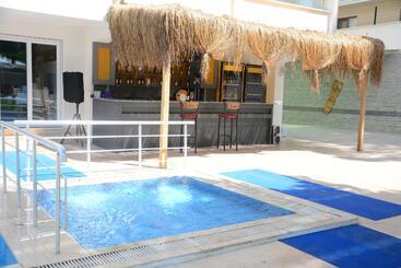 בית מלון כפרי Marla Sui̇t