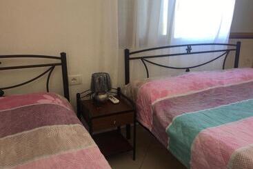 פנסיון Joni S House