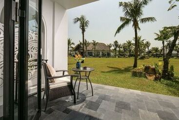 Bliss Hoi An Beach Resort & Wellness