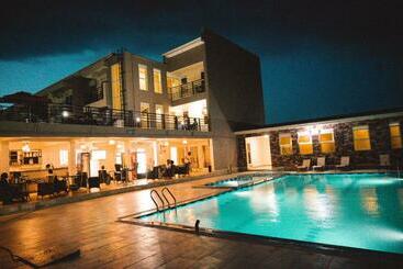 L Hotel Le Confidentiel