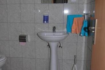 膳宿费 Rafting Camp Green Tara