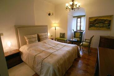 住宿加早餐  Theresia Chateau   Bernolákovo