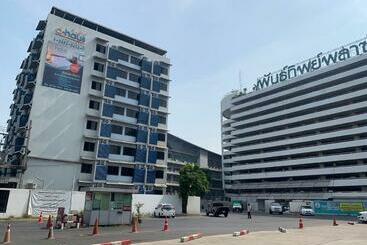 Hotel D Haus Ngamwongwan Residence