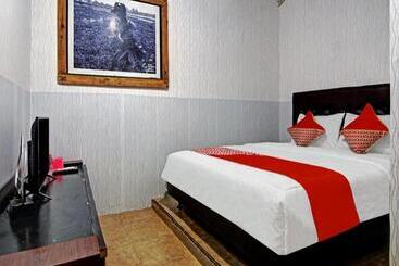 ホテル Oyo 90358 Poris Residence Syariah