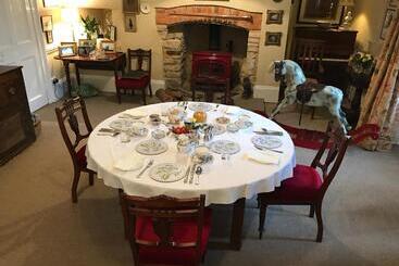 The Manor Farm Alderton