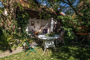 پانسیون Bajtica Guesthouse