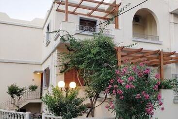 Отель Alexandra