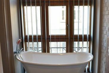 هتل La Gioia Grey Stylish Apartments