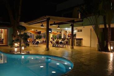 ホテル New Garden