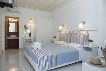 פנסיון Asimina