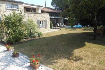 膳宿费 Les Hotes Du Paradis